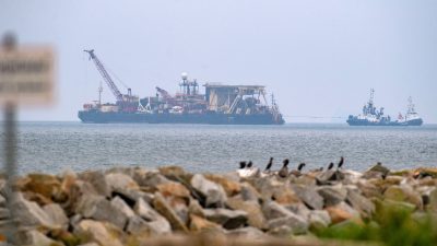 LNG-Terminal auf Rügen: Verlegeschiff „Castoro 10“ in Mukran eingetroffen