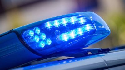 Öffentlichkeitsfahndung nach Mädchenmord in Barenburg: 17-Jährige getötet, 30-Jährige schwer verletzt