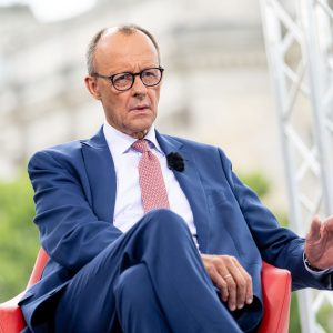Merz will Mietkosten beim Bürgergeld deckeln – massive Kritik in sozialen Medien