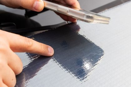 Fraunhofer entwickelt Folie mit Solarzellen für Autos