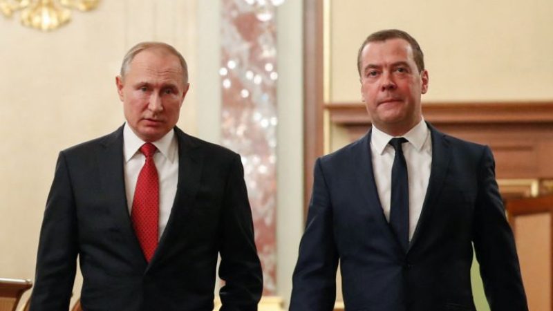 Medwedew über Umgang mit russischen Autos verärgert: „Diplomatische Beziehungen mit der EU vorübergehend aussetzen“