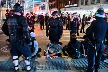 New Yorker Polizei will auch bei „Plünderung und Vandalismus“ zukünftig auf Einkesselung verzichten