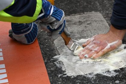 Verwaltungsgericht: Berliner Polizei darf keine Gebühren von Klimaklebern verlangen