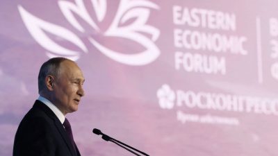 Putin will über Präsidentschaftskandidatur bis Jahresende entscheiden