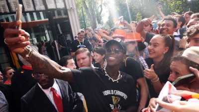 Frankfurt: Toller Empfang für Basketball-Weltmeister