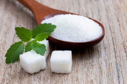Stevia: Ein beliebter Süßstoff, der den Blutzucker senkt und Diabetes entgegenwirkt