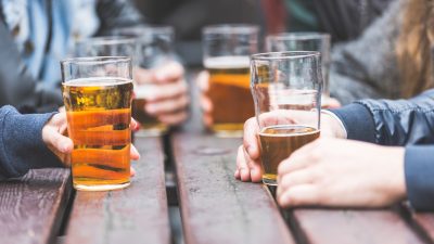 Alkohol ab 14: Ministerin Drese fordert Abschaffung von begleitetem Trinken