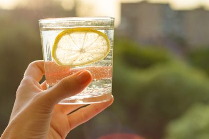 Zitronenwasser für die Traumfigur: Realität oder reine Illusion?