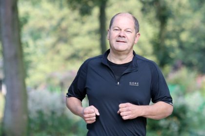 Bundeskanzler Scholz verletzt sich beim Joggen