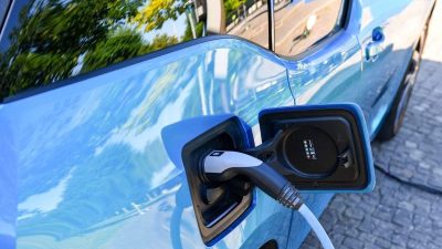 Solarstromförderung für E-Autos nach nur einem Tag gestoppt