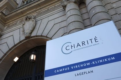 Prozess gegen Berliner Kardiologen und Krankenpflegerin nach Tod zweier Patienten