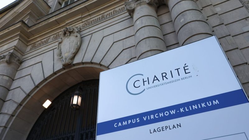 Nach dem Tod von zwei Patienten der  Charité in Berlin steht ein Kardiologe unter Mordverdacht.