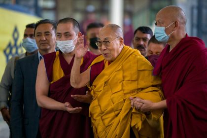 Dalai Lama beruhigt Anhänger zu 89. Geburtstag: „Bleibt entspannt“