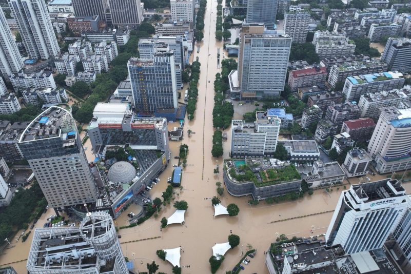 Luftaufnahme der überschwemmten Stadt Fuzhou.