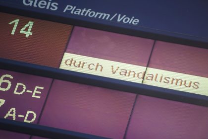 Nach Sabotageakt in Hamburg: Bahnverkehr noch nicht normalisiert