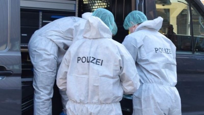 Die Spurensicherung in Wiesloch am Tatort. Ein Mann aus der Psychiatrie hat einen Mord begangen.