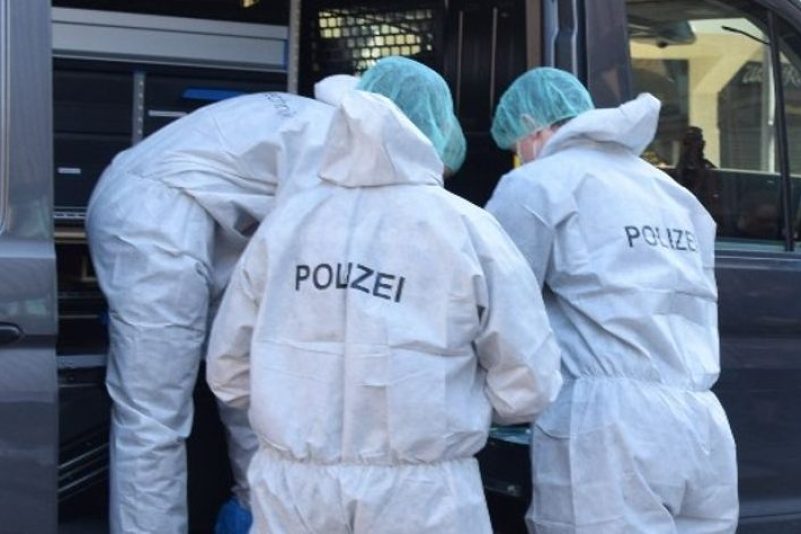 Die Spurensicherung in Wiesloch am Tatort. Ein Mann aus der Psychiatrie hat einen Mord begangen.