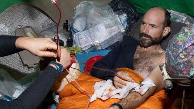 Schwer erkrankter US-Forscher nach neun Tagen in einer Höhle in der Südtürkei geborgen worden