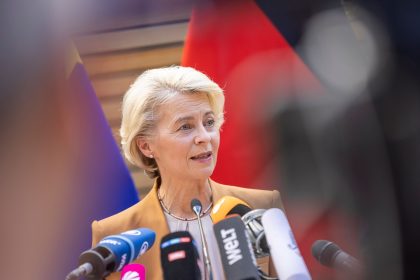 Umfrage: Mehrheit für EU-Armee und dauerhafte Grenzkontrollen