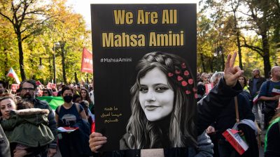 „Symbol der Freiheit“: EU-Parlament ehrt Mahsa Amini posthum mit Sacharow-Preis