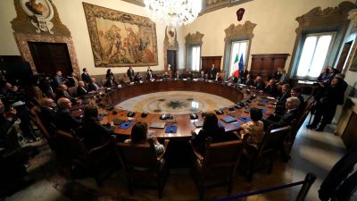 Italien verschärft Maßnahmen gegen irreguläre Migration: Abschiebehaft ausgedehnt
