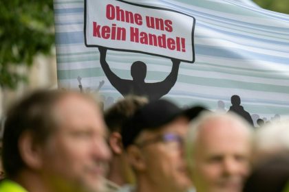 Verdi droht Einzelhändlern mit Streiks im Weihnachtsgeschäft