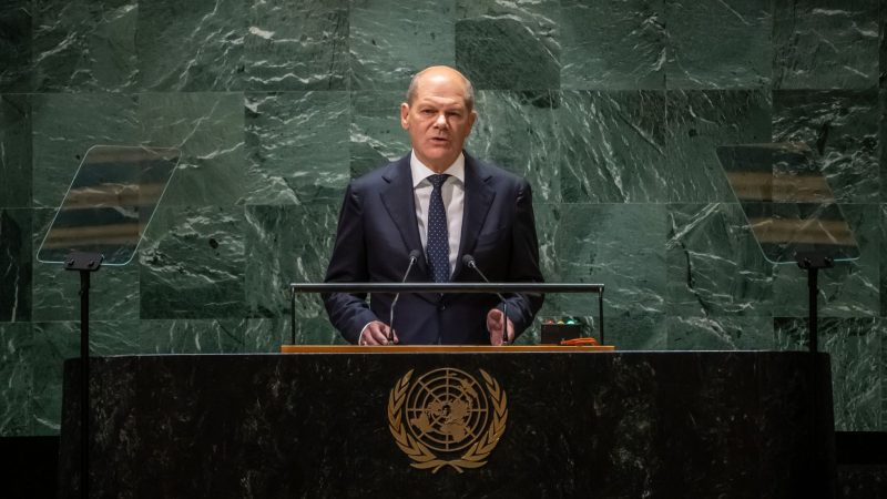 Bundeskanzler Olaf Scholz hat sich in seiner Rede vor den Vereinten Nationen in New York hinter die internationalen Bemühungen um Frieden in der Ukraine gestellt.