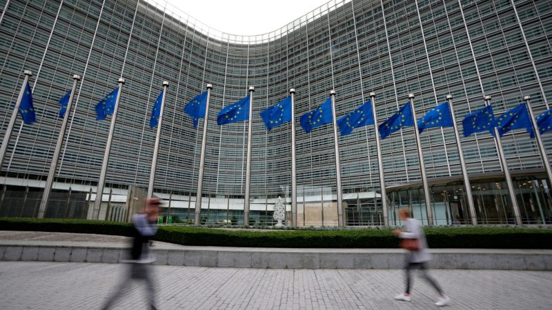 Das EU-Parlament kündigt eine Blockade von Verhandlungen über die geplante Reform des EU-Asylsystems an.