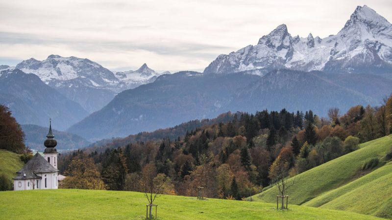 Der Watzmann (r) ist der dritthöchste Berg Deutschlands (2713 Meter).