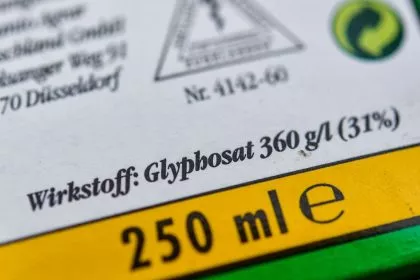 Weitere zehn Jahre Glyphosat? Wissenschaftler kritisieren EU-Kommission