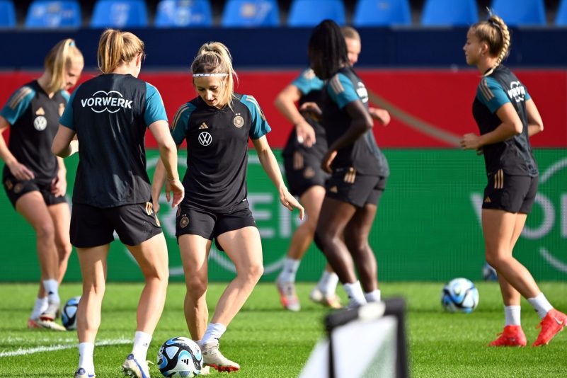 Vor dem Spiel gegen Island geben die DFB-Frauen beim Abschlusstraining alles.