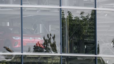 Schwächelnde Nachfrage bei E-Autos: VW drosselt Produktion