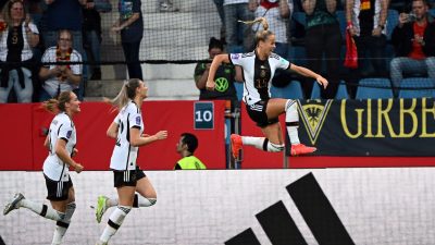 Klarer Sieg gegen Island: DFB-Frauen drehen in Bochum auf