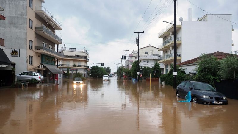 Erst Anfang September stand die griechische Hafenstadt Volos unter Wasser, wie dieses Bild zeigt. Nun gibt es erneut Überschwemmungen.