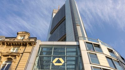 Commerzbank zufrieden trotz schwächerer Zahlen