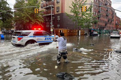 New York versinkt im starken Regen