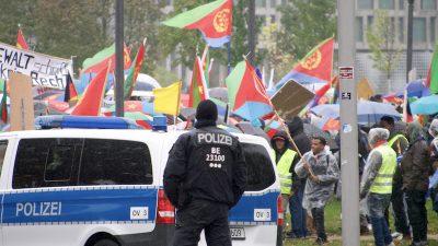 Eritreer-Großdemo in Berlin: „Wir sind gegen Gewalt“