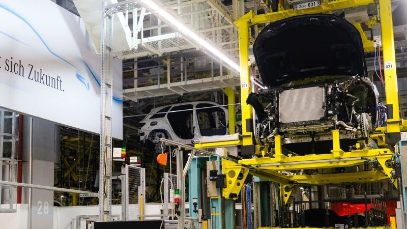 VW und Mercedes: Deutschlands führende Autohersteller kämpfen mit Problemen