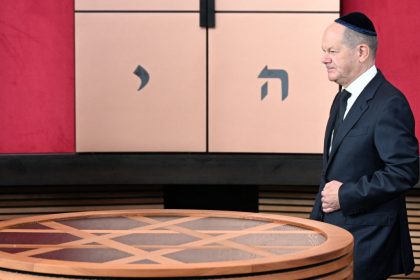 Neue Synagoge in Dessau eingeweiht: Scholz mahnt zum Kampf gegen Antisemitismus