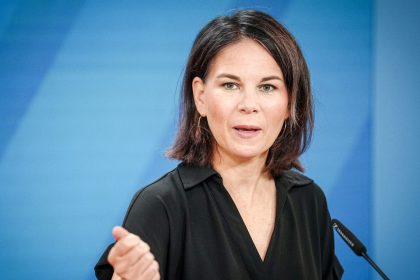 Baerbock warnt vor Eskalation im Kosovo-Konflikt