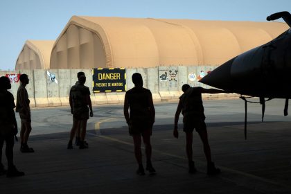 Erste französische Soldaten ziehen aus Niger ab