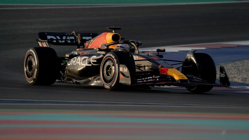 Max Verstappen aus den Niederlanden vom Team Oracle Red Bull ist auf der Strecke in Doha unterwegs.
