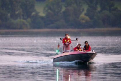 Leichthubschrauber stürzt in Laacher See – Pilot tot geborgen