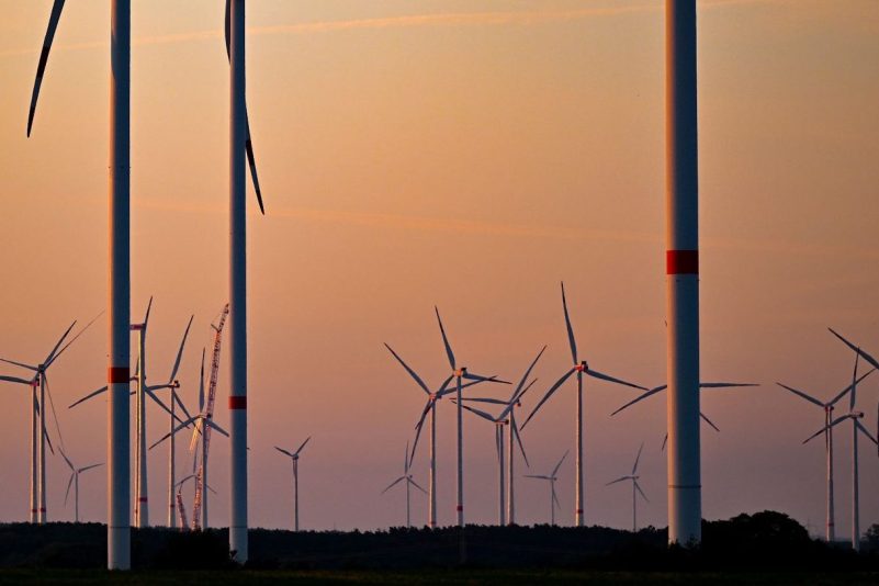 In den ersten neun Monaten des Jahres haben die Behörden bundesweit 976 neue Windräder zugelassen.