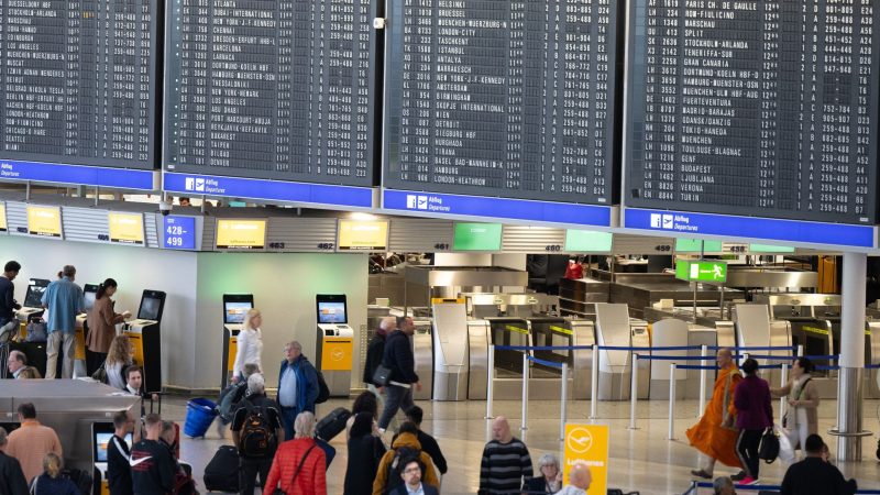 Am Flughafen in Frankfurt werden heute zwei Sonderflieger der Lufthansa mit deutschen Staatsangehörigen aus Israel erwartet.