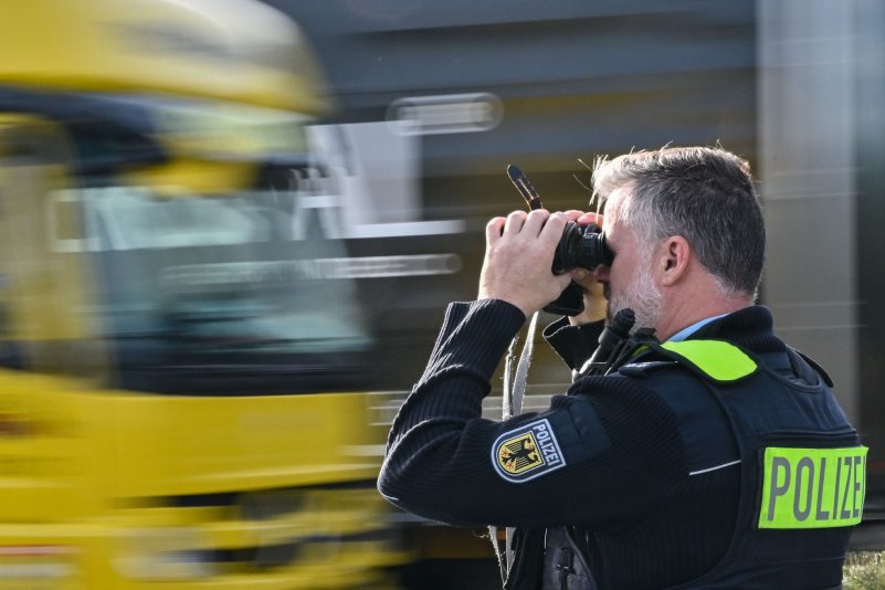 Im Kampf gegen illegale Migration geht die Polizei auch gegen Schleuser vor - doch es mangelt an Personal und Technik.