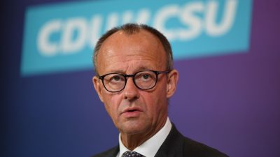 Friedrich Merz, CDU Bundesvorsitzender und Fraktionsvorsitzender der CDU/CSU Fraktion, knüpft ein Mitwirken der Union bei Migration an Bedingungen.