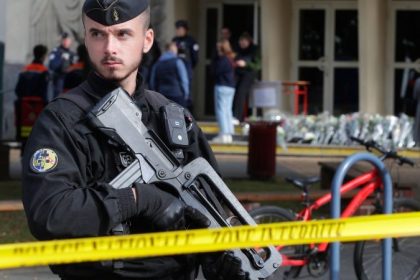 Frankreich: Zehn Flughäfen nach Anschlagsdrohungen geräumt