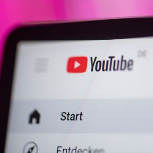 Corona-Zensur bröckelt: YouTube erlaubt jetzt Inhalte, die Biden zensieren ließ