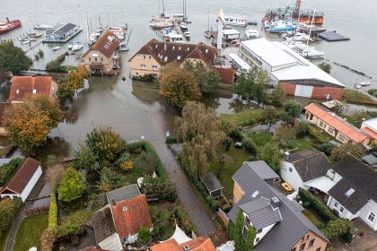 Ostseeküste: Aufräumen nach Sturmflut mit Millionen-Schäden